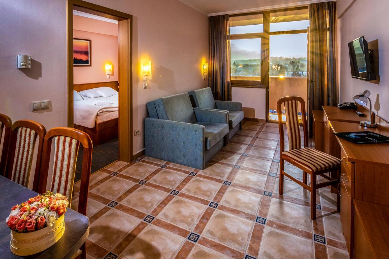 Duna Hotel Paks Exterior foto